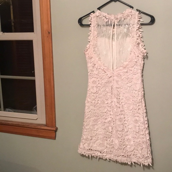 Lace dress - Picture 2 of 2